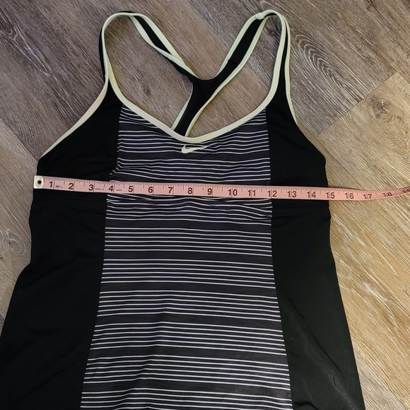 Get it free with a purchase NIKE Tank - Picture 3 of 6